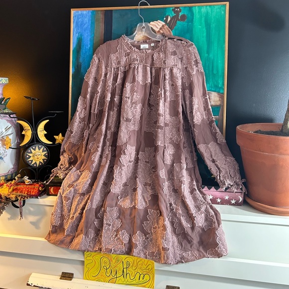 Wilfred Aritzia Womens Textured Floral Overlay Long Sleeve Dress Size Large Pink - Picture 4 of 16